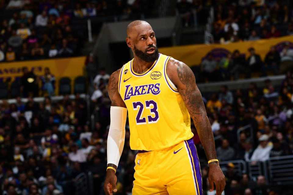 开云体育登录-詹姆斯29+9+6湖人爆冷惨负黄蜂 东契奇39分三球30+11+9三分