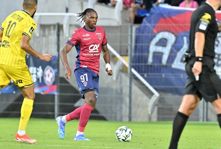 想一起分钱！法媒：雷恩主帅贝耶索要雅凯、梅特转会分成遭拒